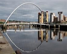 Newcastle Millenium Bridge by Glen Bowman